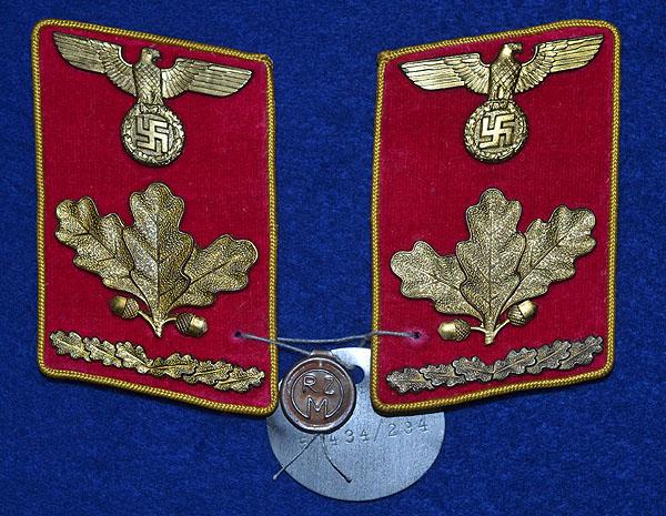 PAIR OF HIGH RANKING POLITICAL LEADERS REICH LEVEL COLLAR PATCHES SEALED PATTERN.
