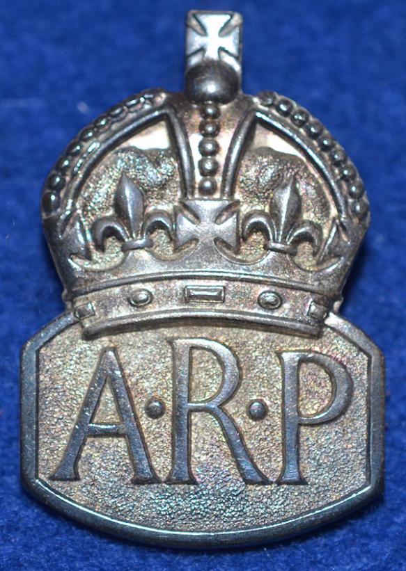 WW2 BRITISH SILVER ARP BADGE.