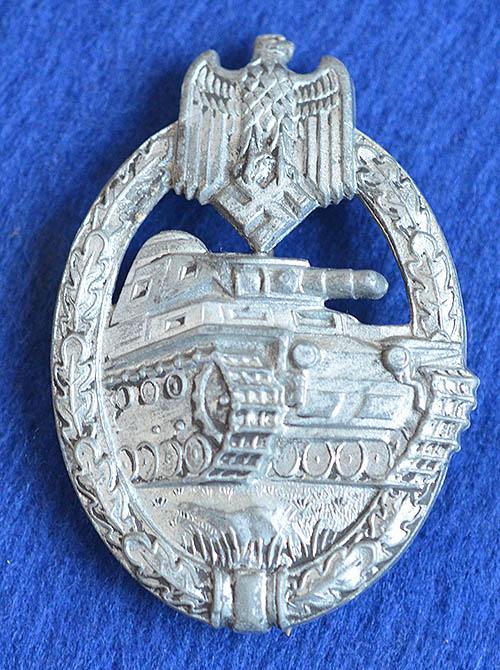 ARMY / WAFFEN SS TANK BATTLE BADGE IN SILVER.
