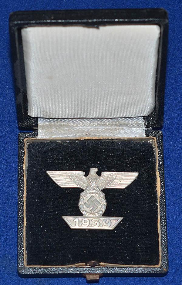 CASED BAR TO THE IRON CROSS 1ST CLASS.