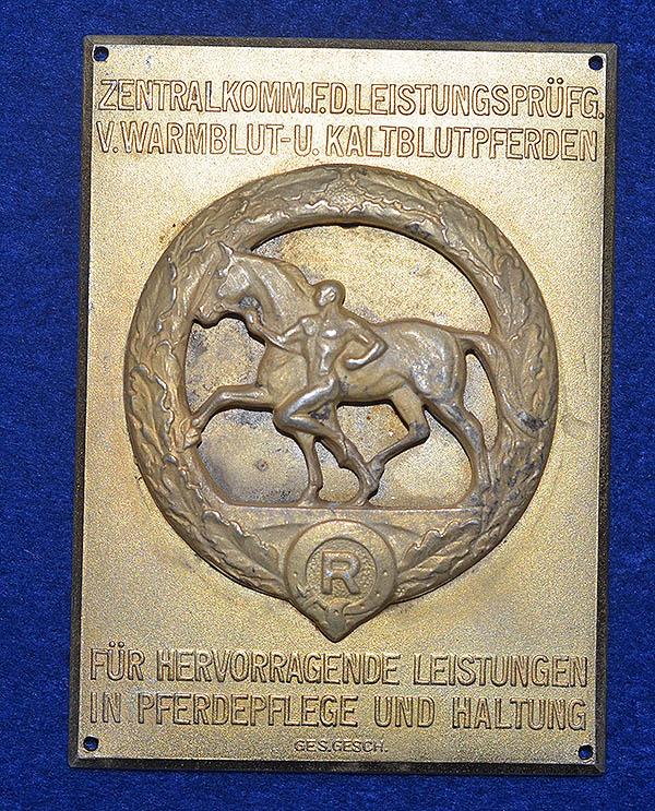 THIRD REICH PLAQUE FOR OUTSTANDING ACHEVMENT IN ESQUESTRIAN CARE IN GOLD.