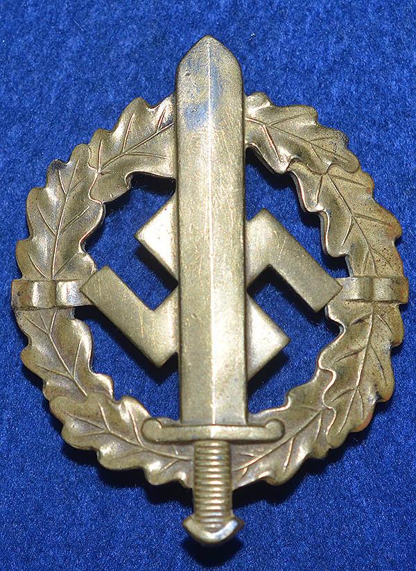 SA SPORTS BADGE IN BRONZE.