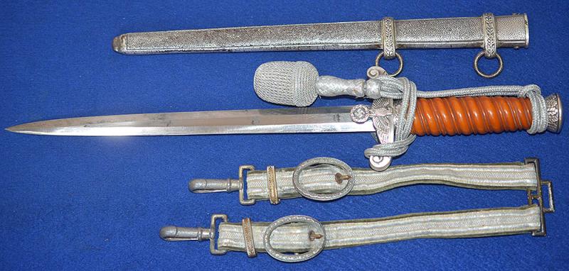 GERMAN WW2 ARMY OFFICERS DAGGER BY ALCOSO COMPLETE WITH HANGERS AND KNOT.