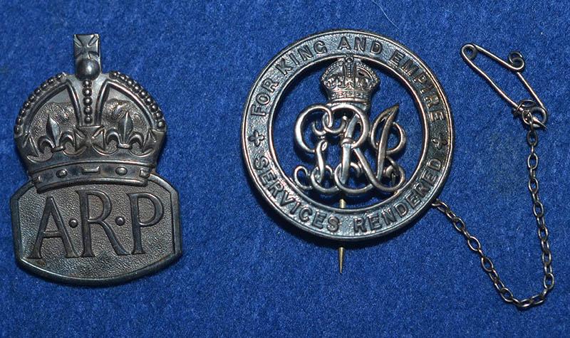 WW2 BRITISH ARP BADGE AND WAR SERVICE BADGE.