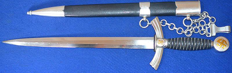 LUFTWAFFE 1ST MODEL DAGGER COMPLETE WITH CHAIN HANGER.