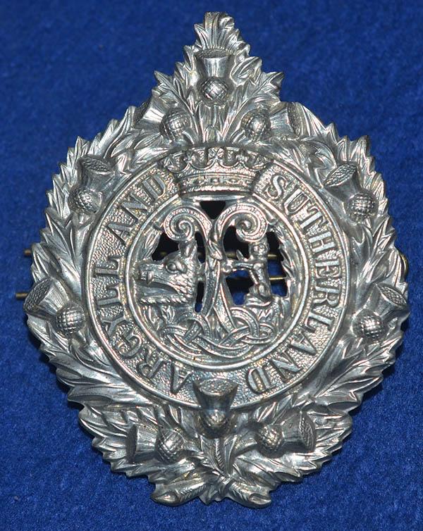 SCOTTISH REGIMENTAL CAP BADGE.