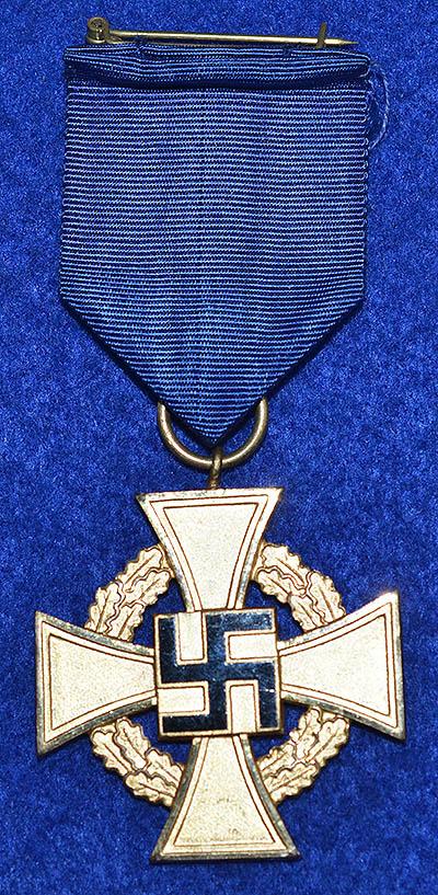 THIRD REICH 40 YEAR SERVICE MEDAL.