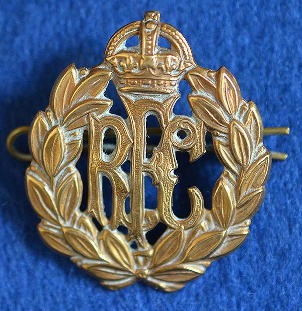 BRITISH WW1 RFC CAP BADGE.