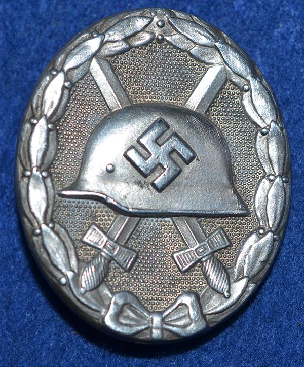 WW2 GERMAN WOUND BADGE IN SILVER.