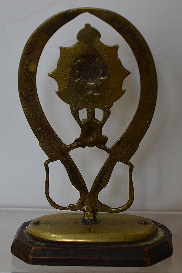 BRITISH WW1 BORDER REGIMENT DESK PAPERWEIGHT.