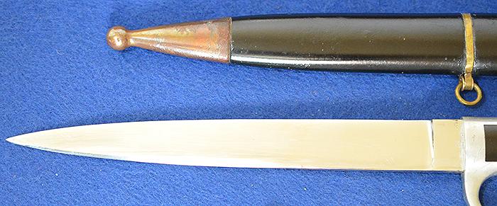 ITALIAN FASCIST MVSN LEADERS DAGGER 1939 MODEL WITH LEATHER STRAPS.