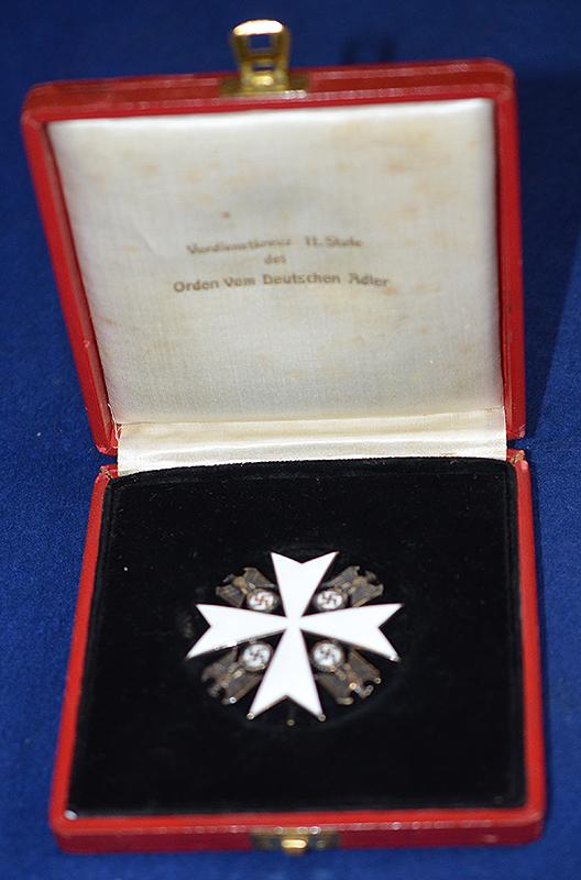 THIRD REICH CASED EAGLE ORDER 2ND CLASS WITH OUT SWORDS BY GODET.