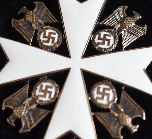 THIRD REICH CASED EAGLE ORDER 2ND CLASS WITH OUT SWORDS BY GODET.