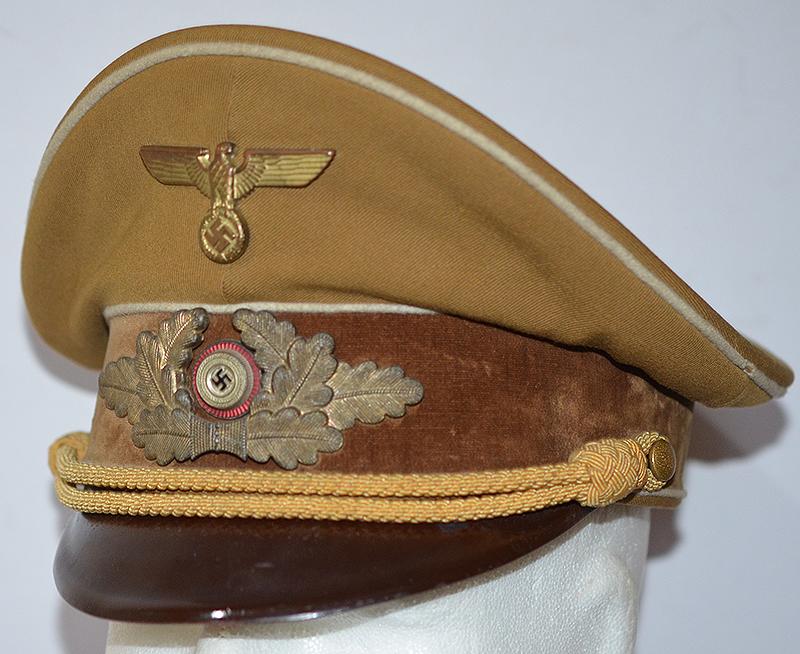 POLITICAL LEADERS KREISLEITERS PEAK CAP.