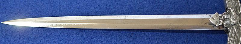 LUFTWAFFE 2ND MODEL OFFICERS DAGGER BY EICKHORN COMPLETE WITH STRAPS AND KNOT.