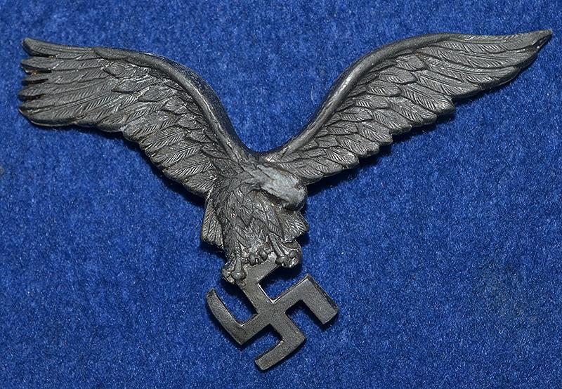 LUFTWAFFE EAGLE FROM A PILIOTS BADGE.
