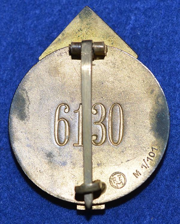 HITLER YOUTH LEADERS BADGE IN GOLD.