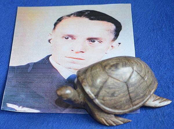 U.BOAT U.615 CAPTAINS TURTLE PAPPERWEIGHT.