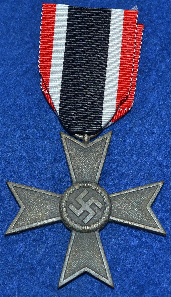THIRD REICH WAR SERVICE CROSS 2ND CLASS WITH OUT SWORDS.