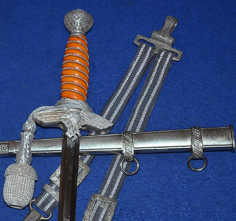 LUFTWAFFE 2ND MODEL DAGGER BY HERDER COMPLETE WITH STRAPS AND KNOT, SUPERB CONDITION.