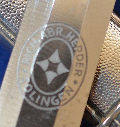 LUFTWAFFE 2ND MODEL DAGGER BY HERDER COMPLETE WITH STRAPS AND KNOT, SUPERB CONDITION.