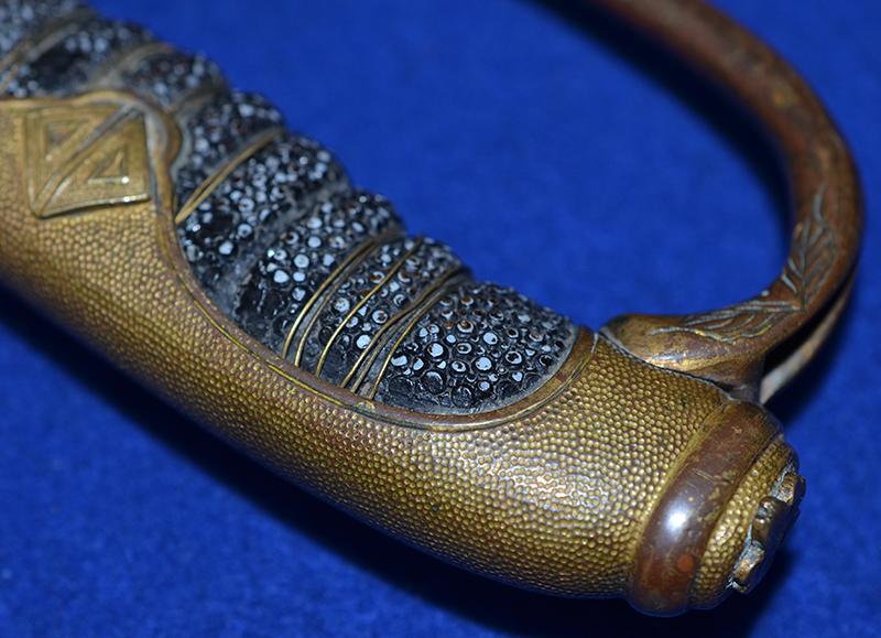 JAPANEASE WW2 NAVAL OFFICERS DRESS SWORD.