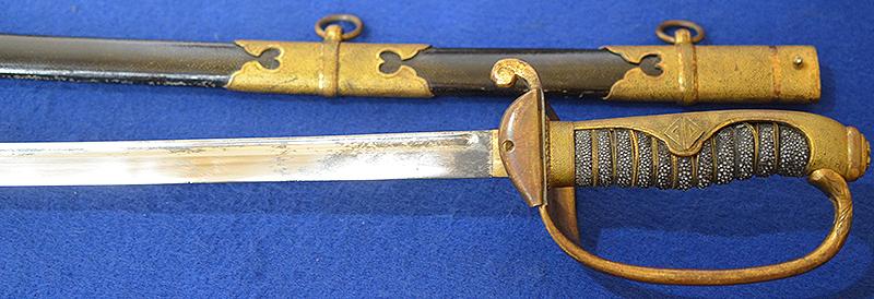 JAPANEASE WW2 NAVAL OFFICERS DRESS SWORD.
