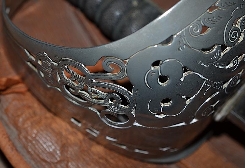 BRITISH WW1 ARMY OFFICERS SWORD WITH ORIGINAL LEATHER STORAGE BAG.