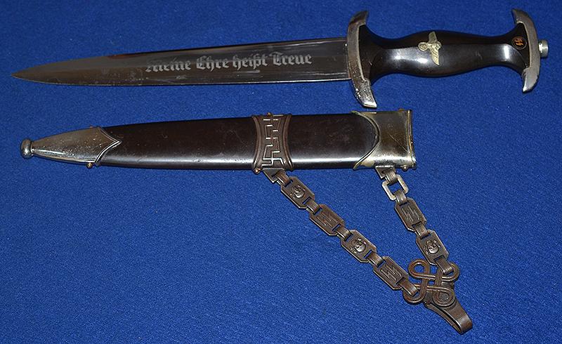 SS CHAINED LEADERS DAGGER 1936 MODEL, COMPLETE WITH TYPE 1 CHAINS.