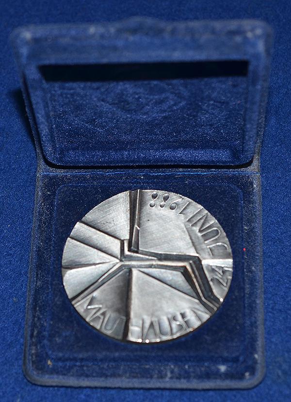 MAUTHAUSEN CONCENTATION CAMP MEDALLION.