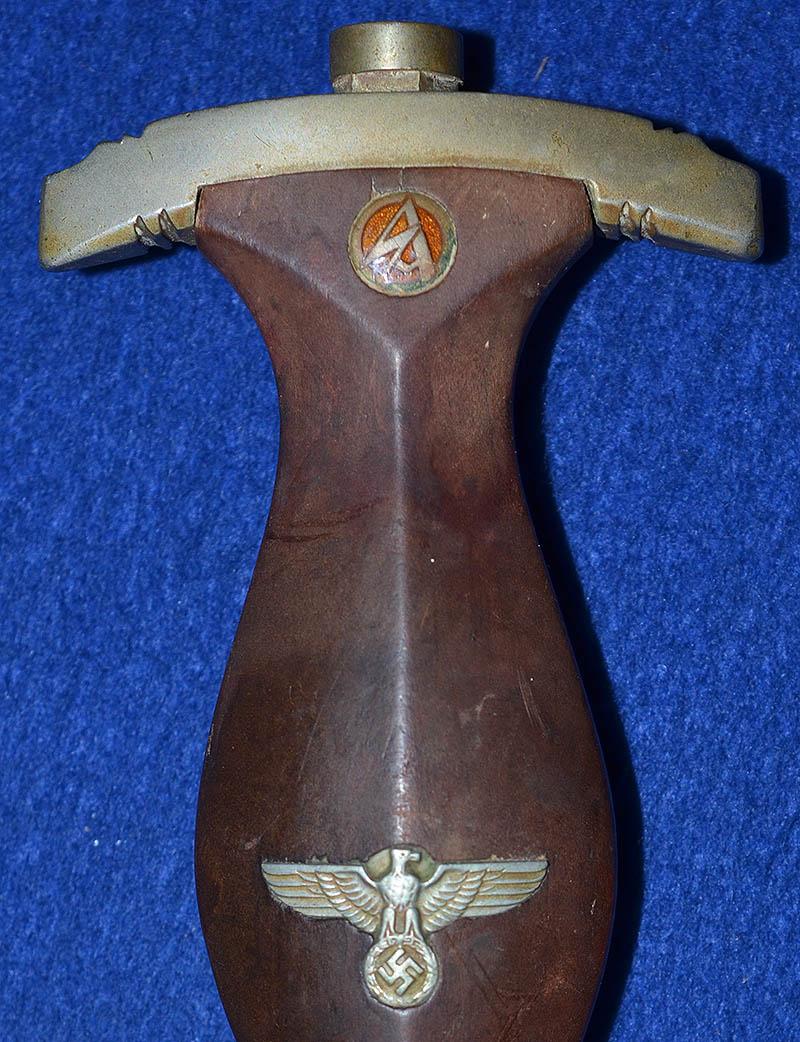 SA DAGGER 1933 MODEL BY BECKER (THE CHEF).