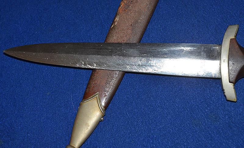 SA DAGGER 1933 MODEL BY BECKER (THE CHEF).
