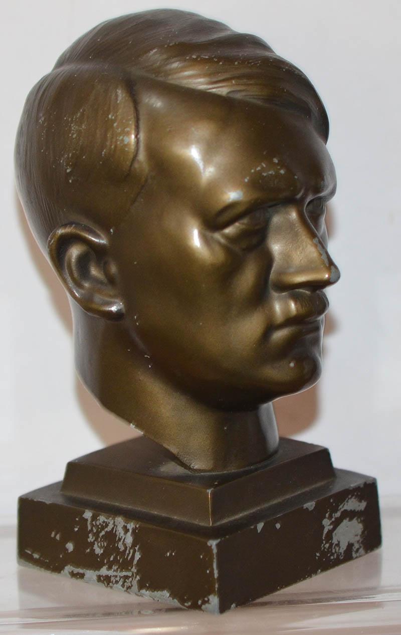 BRONZE BUST OF THE FUHRER ADOLF HITLER.