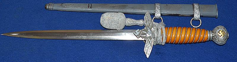 LUFTWAFFE 2ND MODEL DAGGER COMPLETE WITH KNOT.