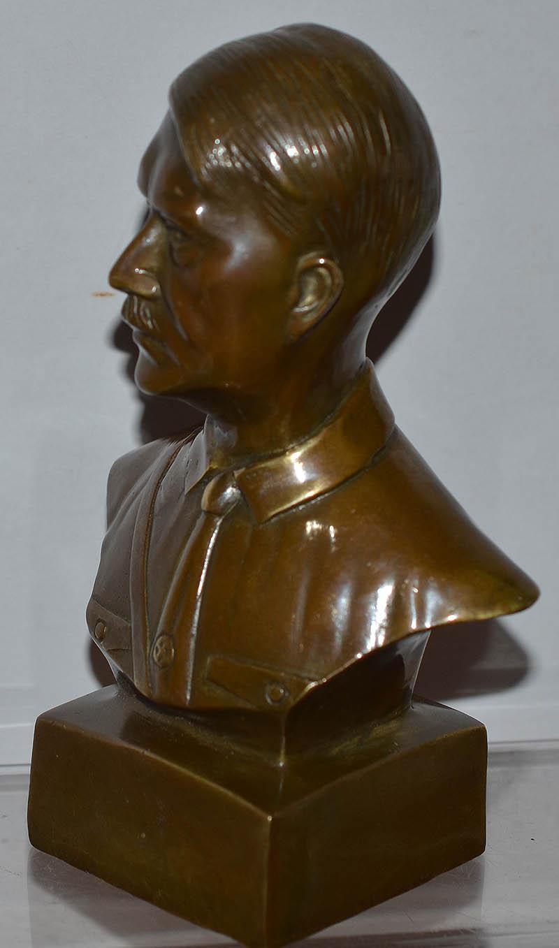 BRONZE BUST OF THE FUHRER ADOLF HITLER.