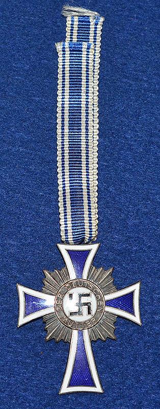 THIRD REICH MOTHERS CROSS IN SILVER.