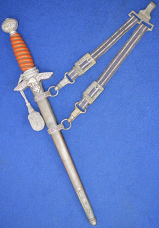 THIRD REICH LUFTWAFFE 2ND MODEL OFFICERS DAGGER BY HORSTER COMPLETE WITH STRAPS AND KNOT.
