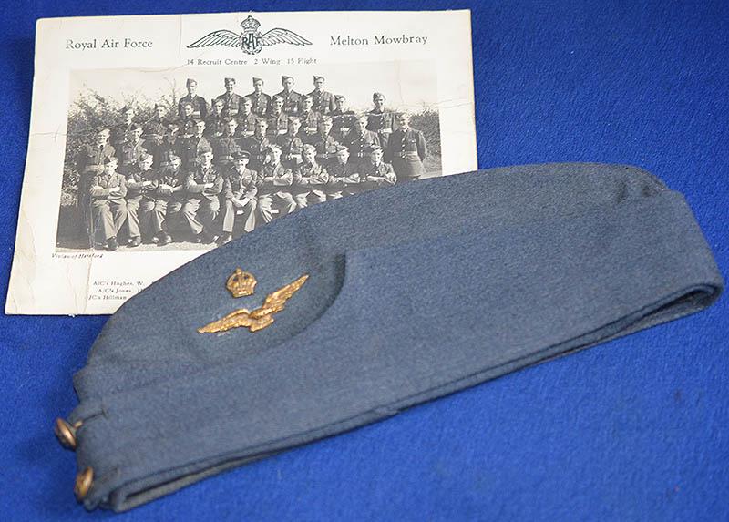 WW2 BRITISH RAF OFFICERS FORAGE CAP COMPLETE WITH PHOTOGRAPH OF ORIGINAL OWNER.