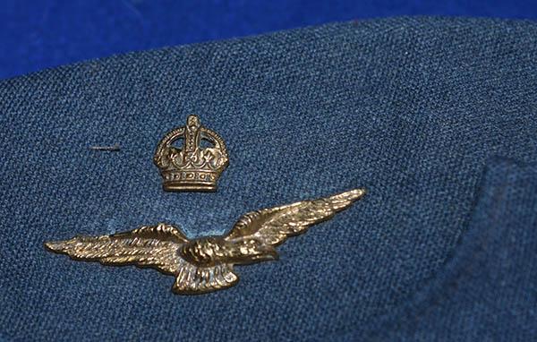 WW2 BRITISH RAF OFFICERS FORAGE CAP COMPLETE WITH PHOTOGRAPH OF ORIGINAL OWNER.