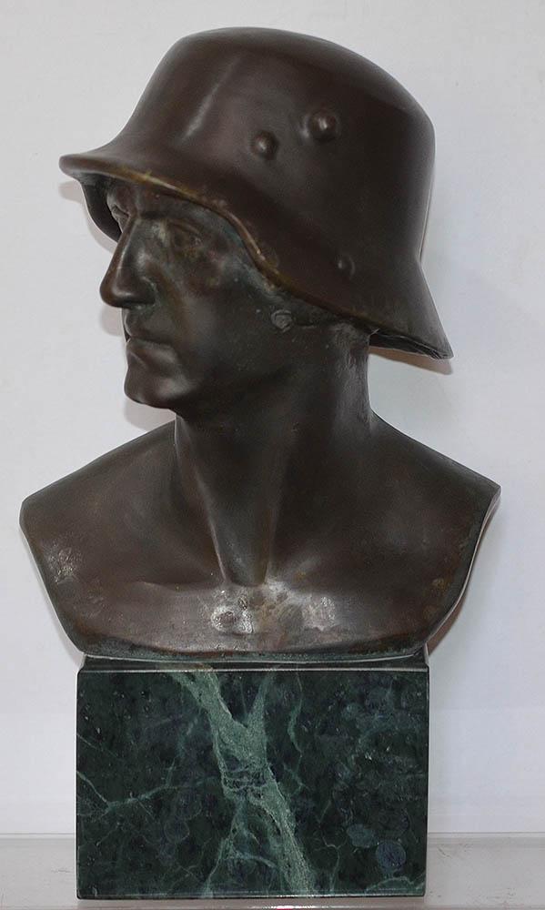 LARGE THIRD REICH BRONZE FIGURE OF THE VICTOR.