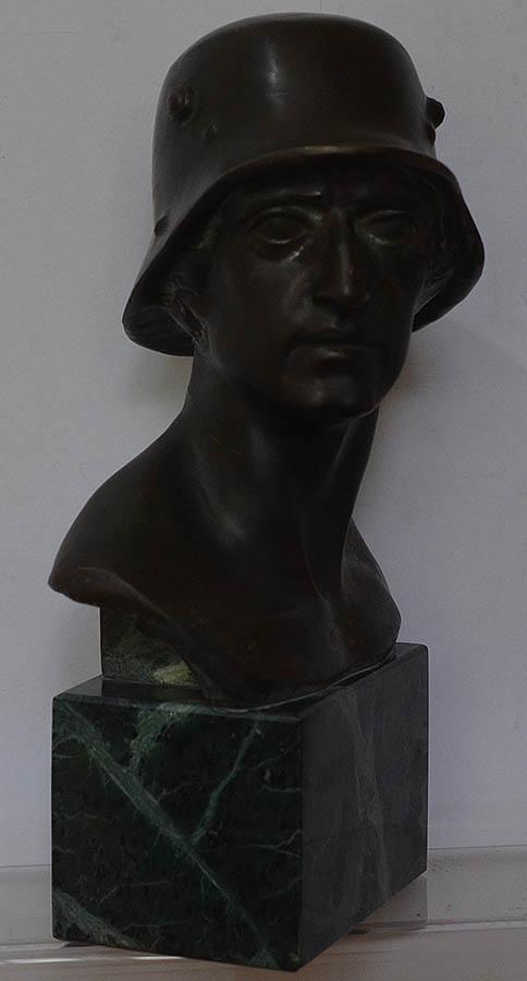 LARGE THIRD REICH BRONZE FIGURE OF THE VICTOR.