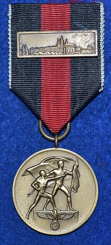 GERMAN 1938 CZECHOSLOVAKIAN OCUPATION MEDAL COMPLETE WITH PRAGUE CASTLE BAR.
