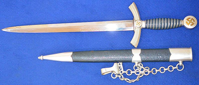 LUFTWAFFE 1ST MODEL DAGGER BY SMF, NEAR MINT CONDITION.