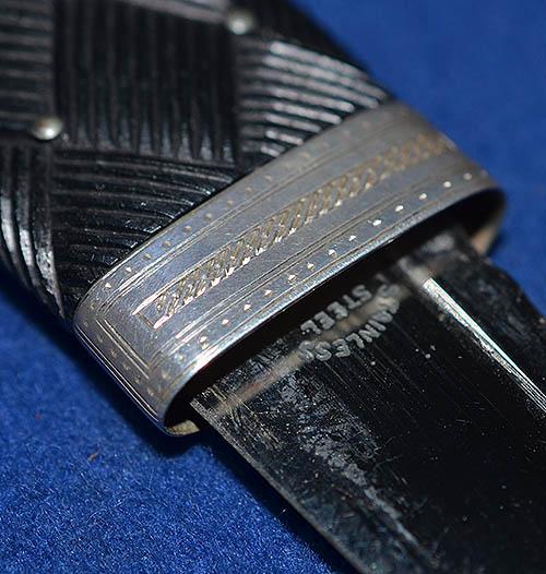SCOTTISH SKIN DUBE KNIFE WITH SILVER MOUNTS.